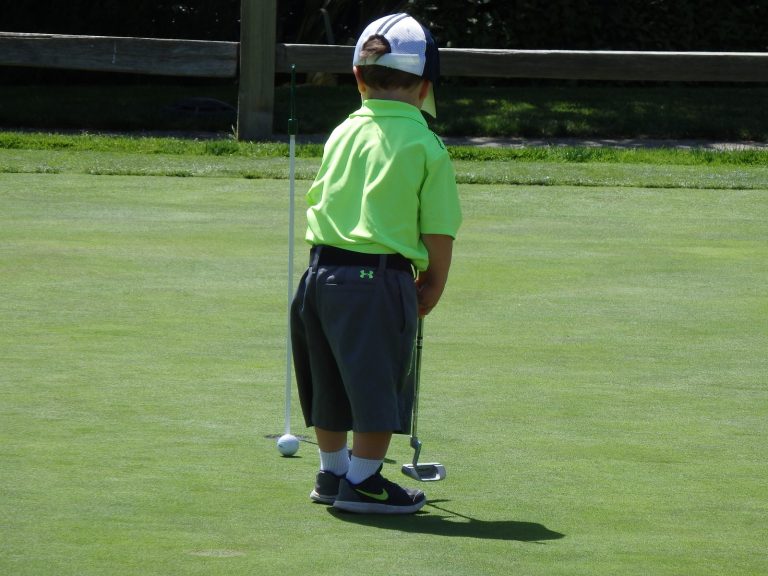 Pourquoi commencer le golf pour un enfant