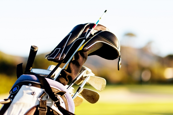 Comment bien choisir un sac de golf
