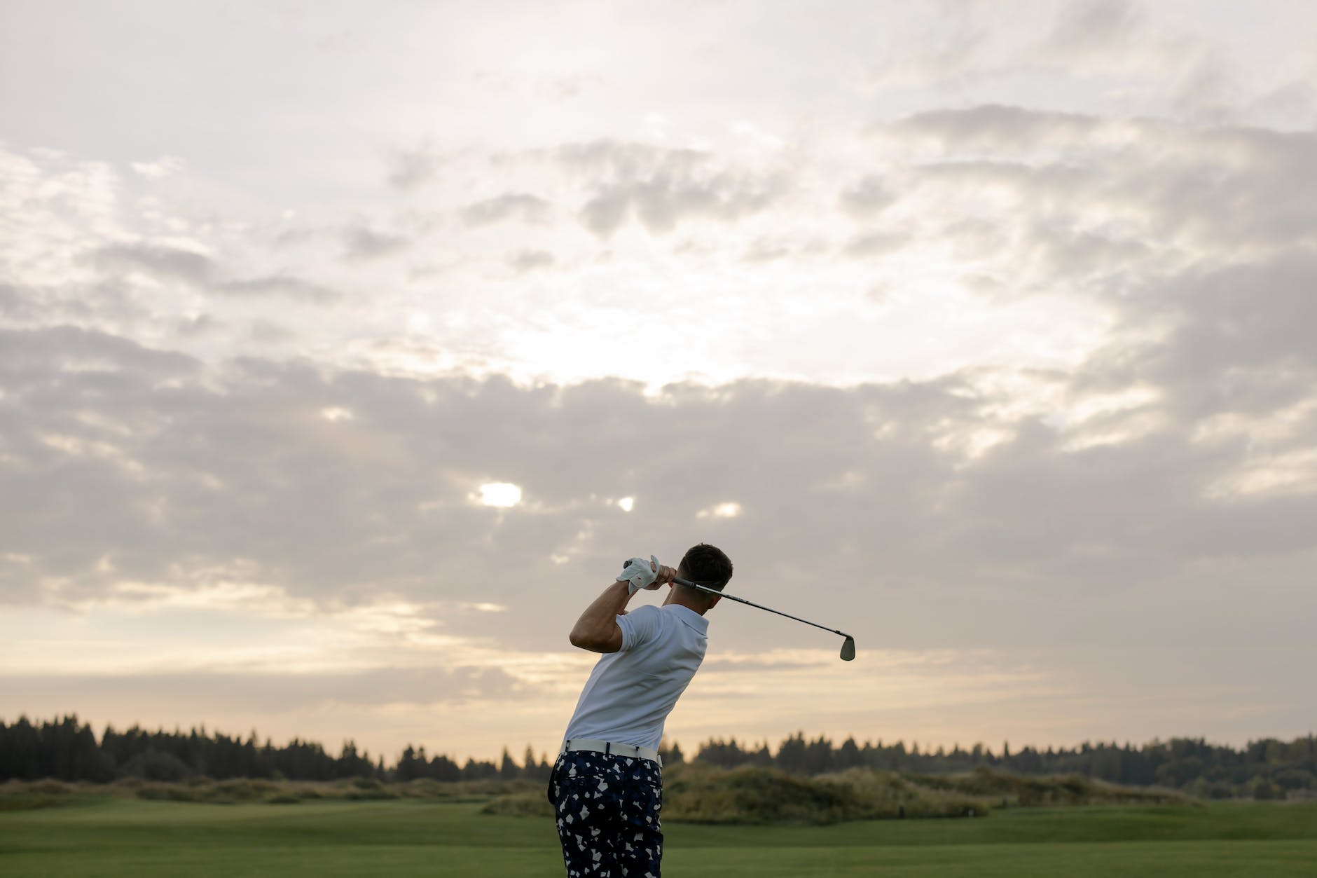 Jouer en fade au golf : Astuces et conseils pour le maitriser